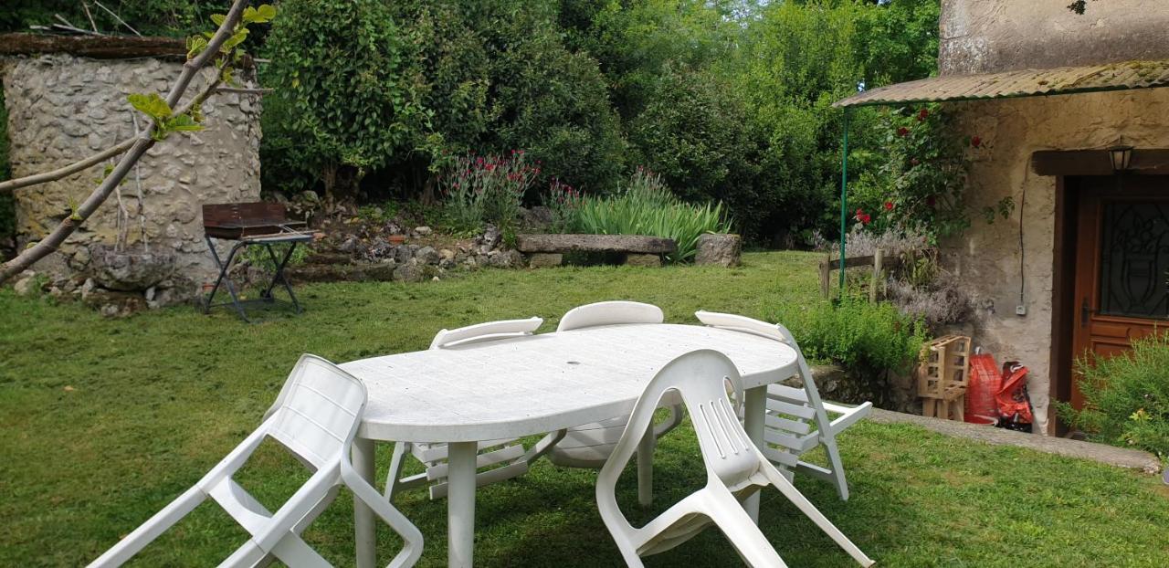 Les Gites Du Hameau Avec Piscine Castelnau-sur-Gupie Exterior foto