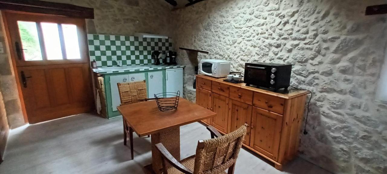 Les Gites Du Hameau Avec Piscine Castelnau-sur-Gupie Exterior foto